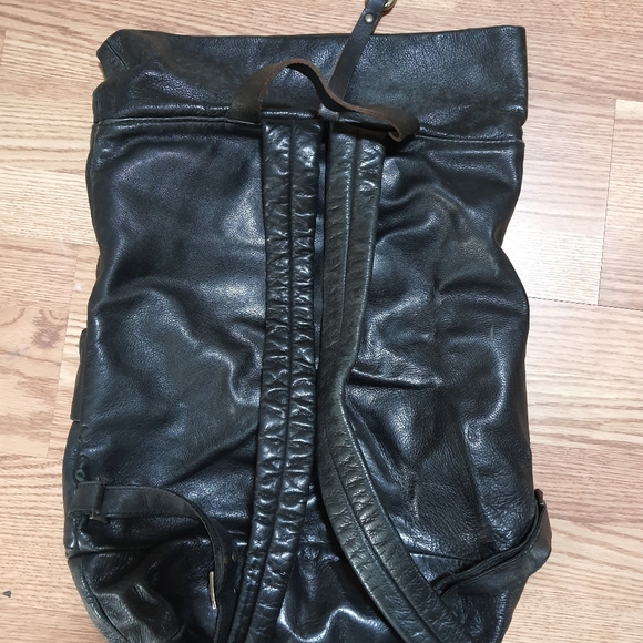 Lowell MTL Backpack - Picture 4 of 6